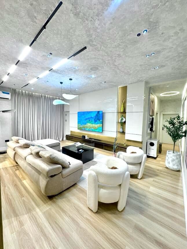 Interior of Chamomile Court