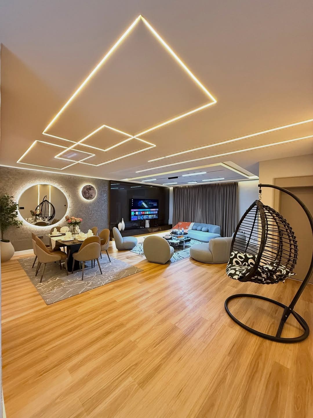 Interior of Ivy ood